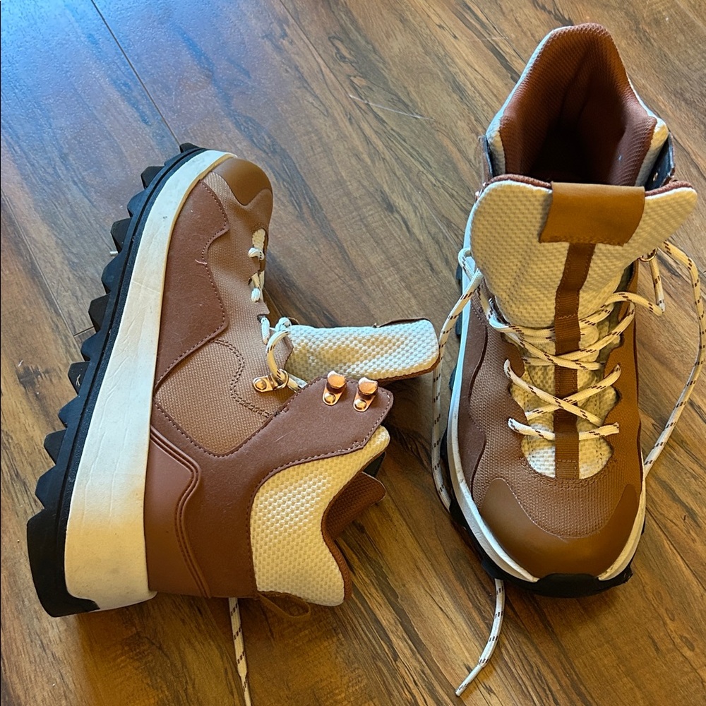 Universal Thread Brown and Cream Winter Boots